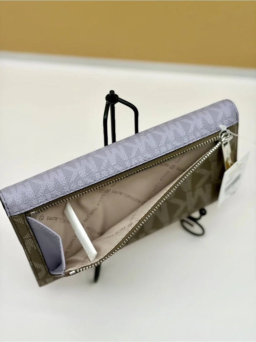 Michael Kors Two-Tone Jet Set Travel Trifold Wallet Lilac Multi